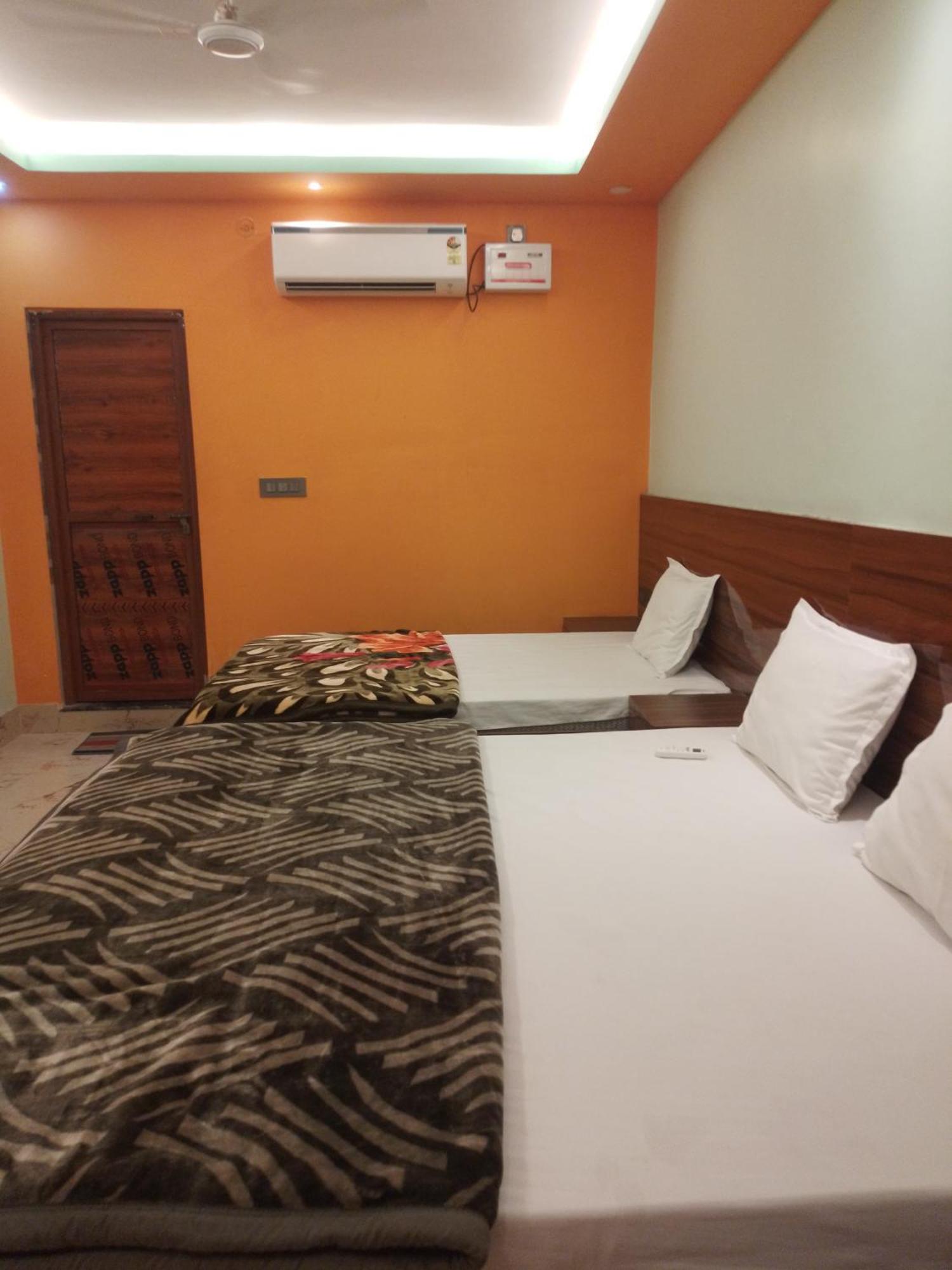 Siyaram Kunj Hotel Ayodhya المظهر الخارجي الصورة