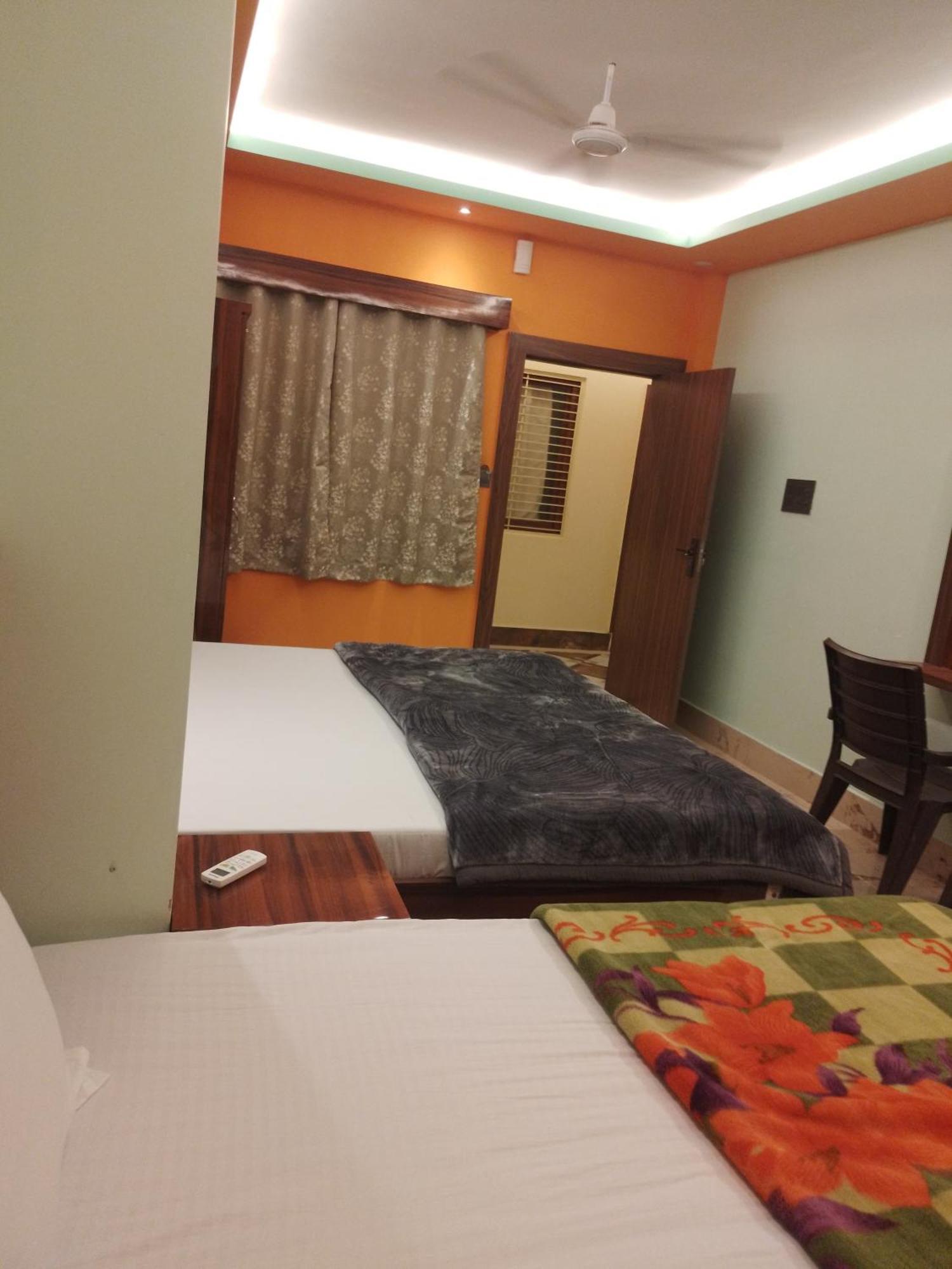 Siyaram Kunj Hotel Ayodhya المظهر الخارجي الصورة