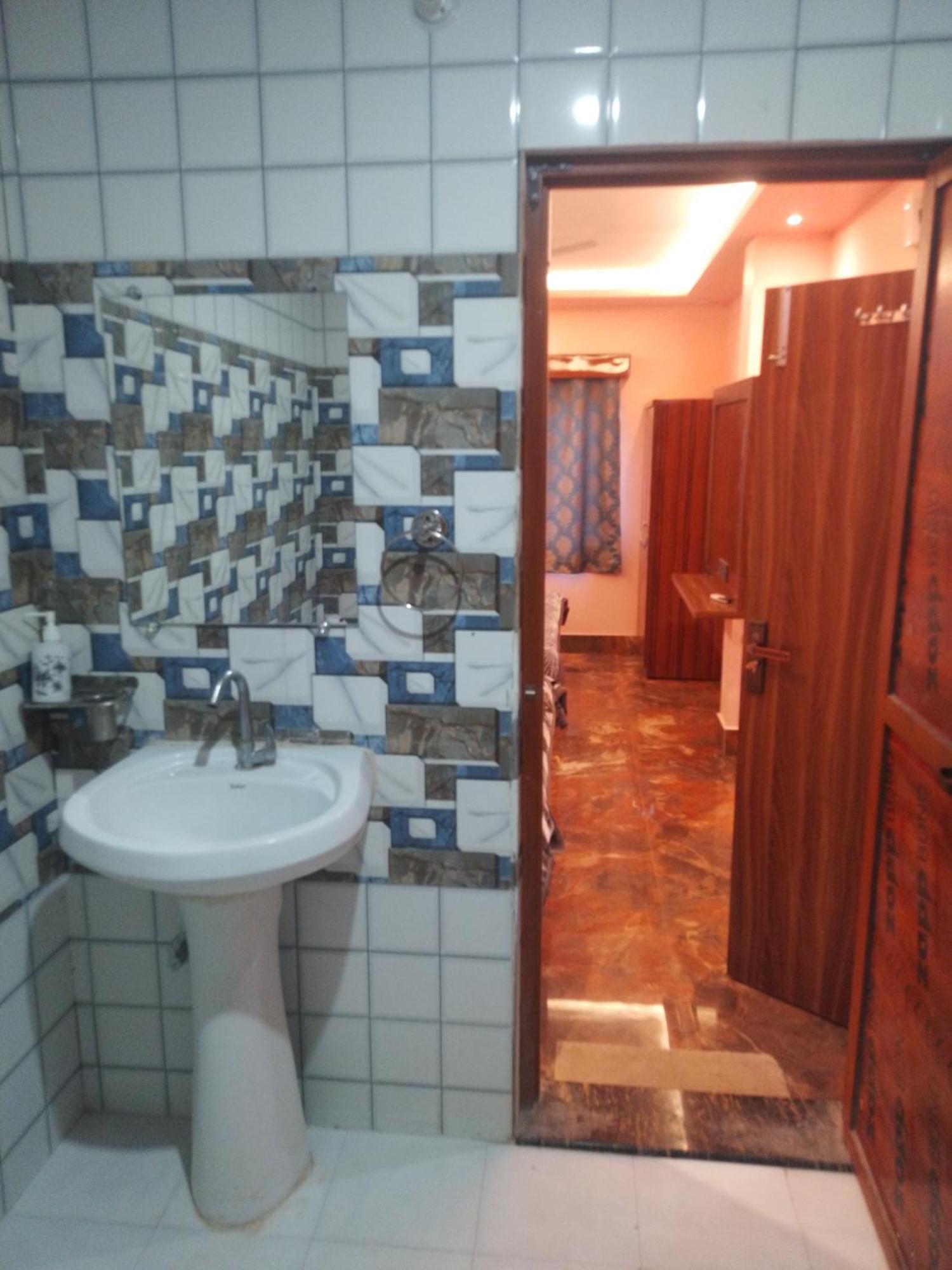 Siyaram Kunj Hotel Ayodhya المظهر الخارجي الصورة