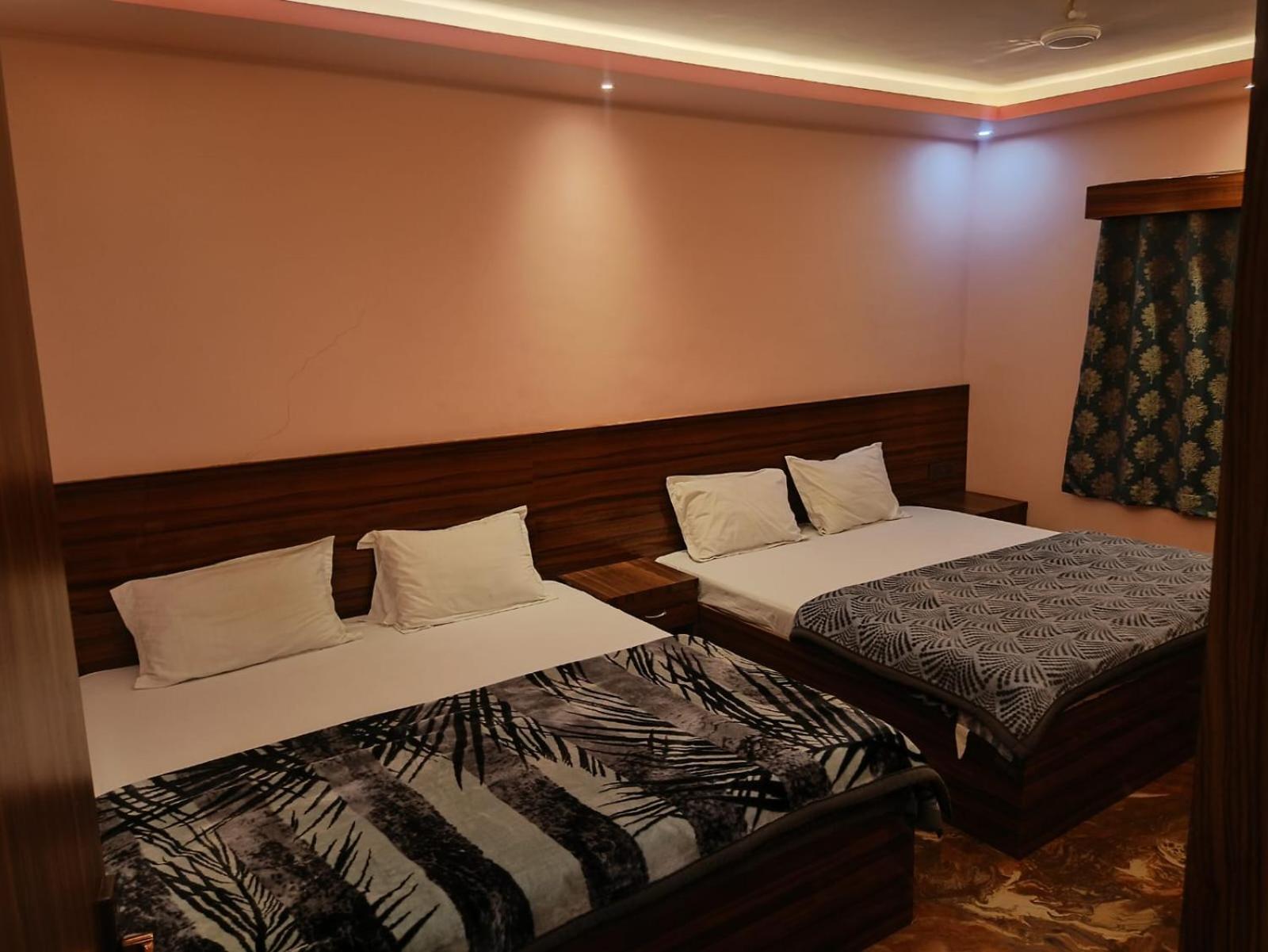 Siyaram Kunj Hotel Ayodhya المظهر الخارجي الصورة